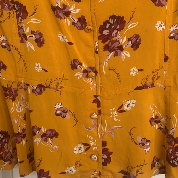 Women’s floral blouse NWT Size M - Picture 2 of 7